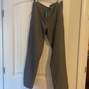 Figs Yola skinny scrub pant